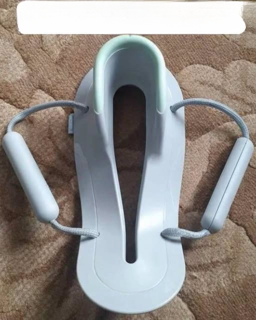 I’m genuinely curious but embarrassed to ask my girlfriend. Does anyone know what this thing is?