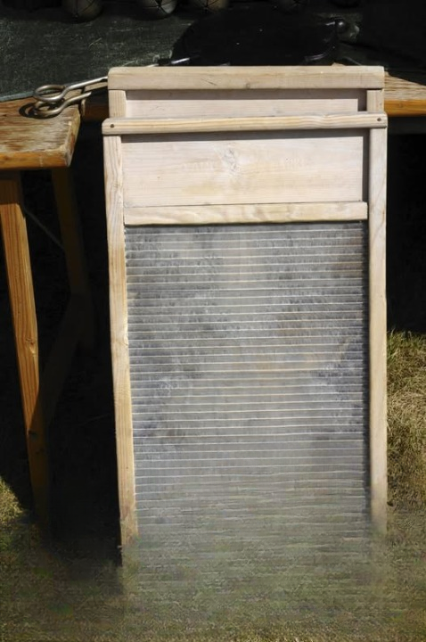 The Vintage Laundry Wringer at a Yard Sale and the Life It Once Lived